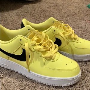 Nike Air Force 1 Yellow